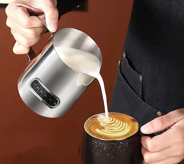 Latte PRO Milk Jug 600 ml with built-in temperature display