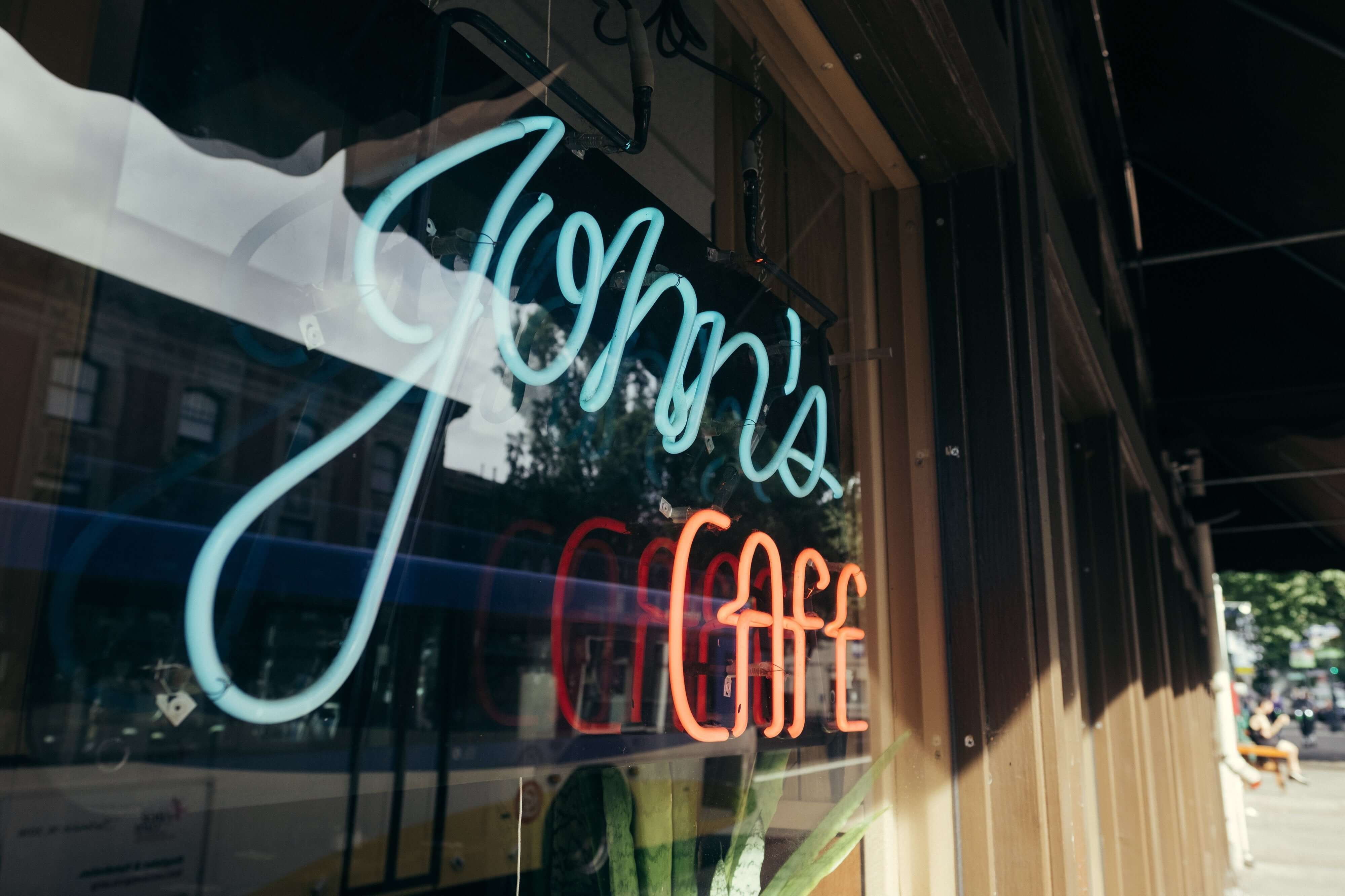 Cafe Espresso RIO. Medium dark roast. Chocolate, earth, nuts, spice. Brazil, Ethiopia, India