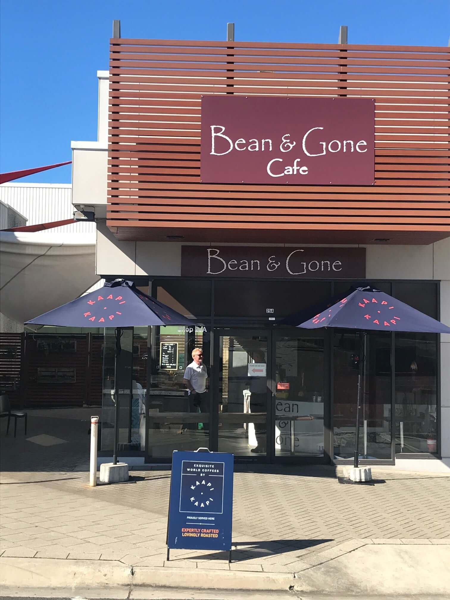 KaapiKaapi 100% Arabica Premium Cafe Espresso. Medium roast. caramel, fruits, walnut, pecan. Colombia, Brazil & Ethiopia.