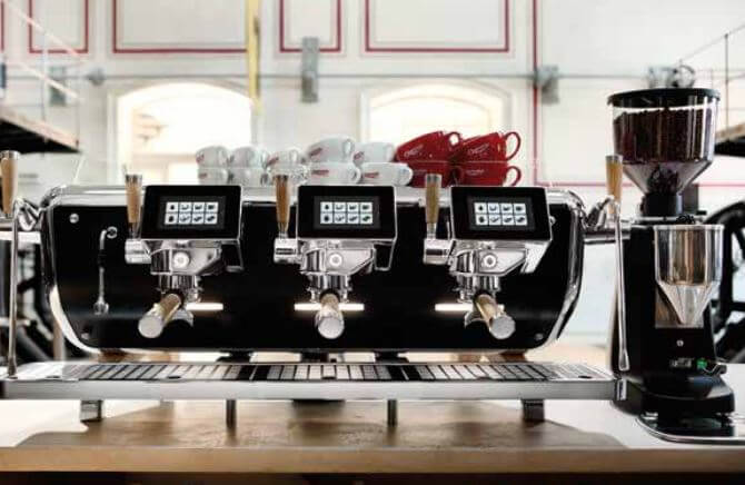 Cafe Commercial Coffee Machine STORM 2 & 3 Group from ASTORIA